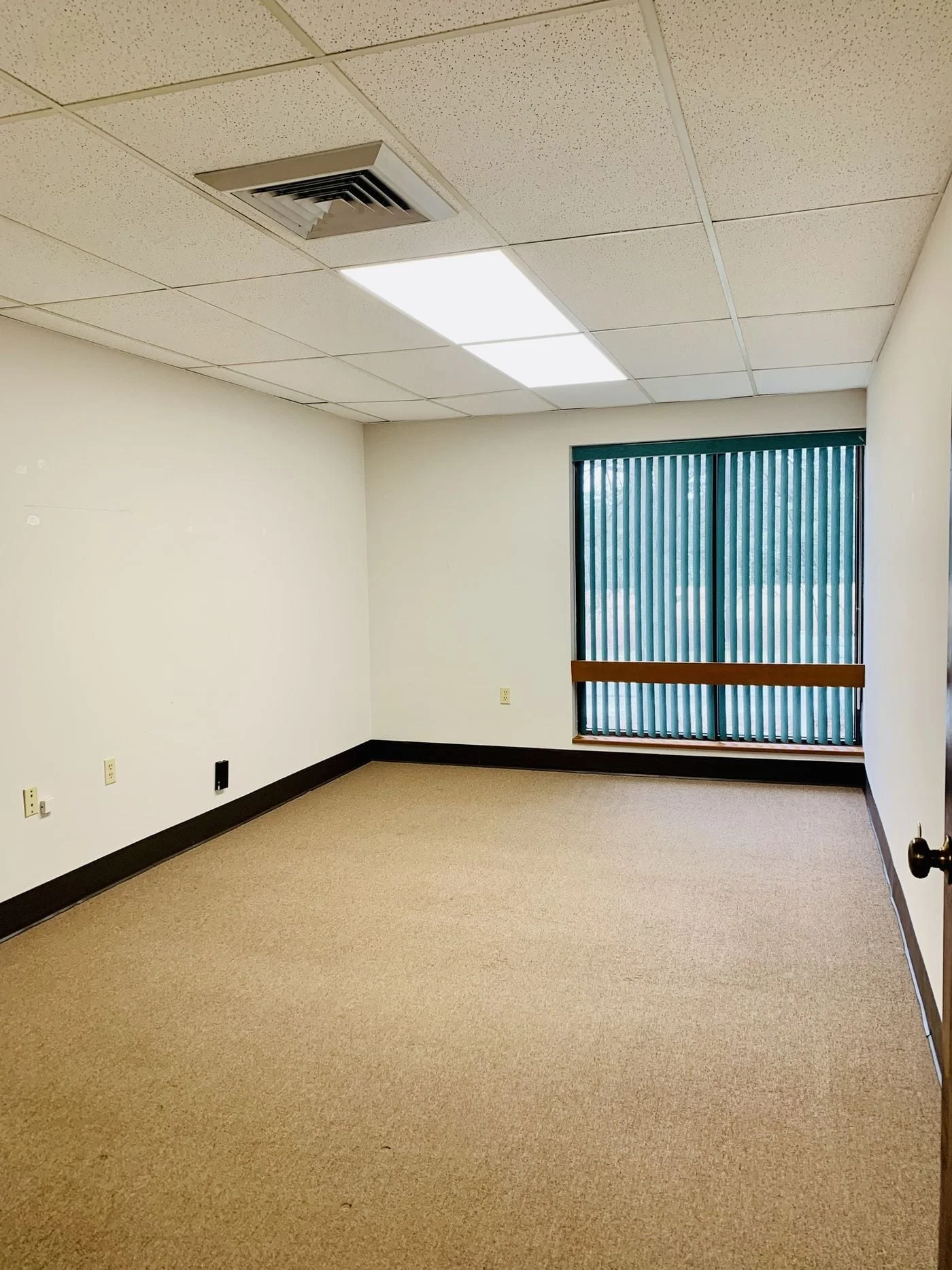 Photo 3 of 225 Industrial Ct, Fredericksburg, VA 22408