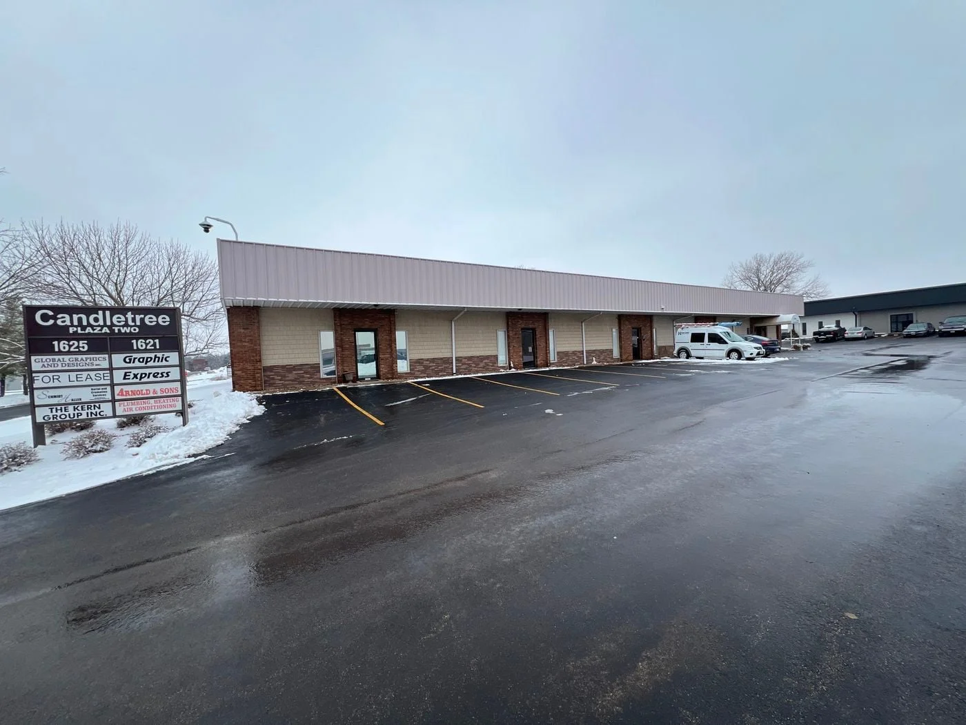 Photo 1 of 1621 West Candletree Drive, Peoria, IL 61614