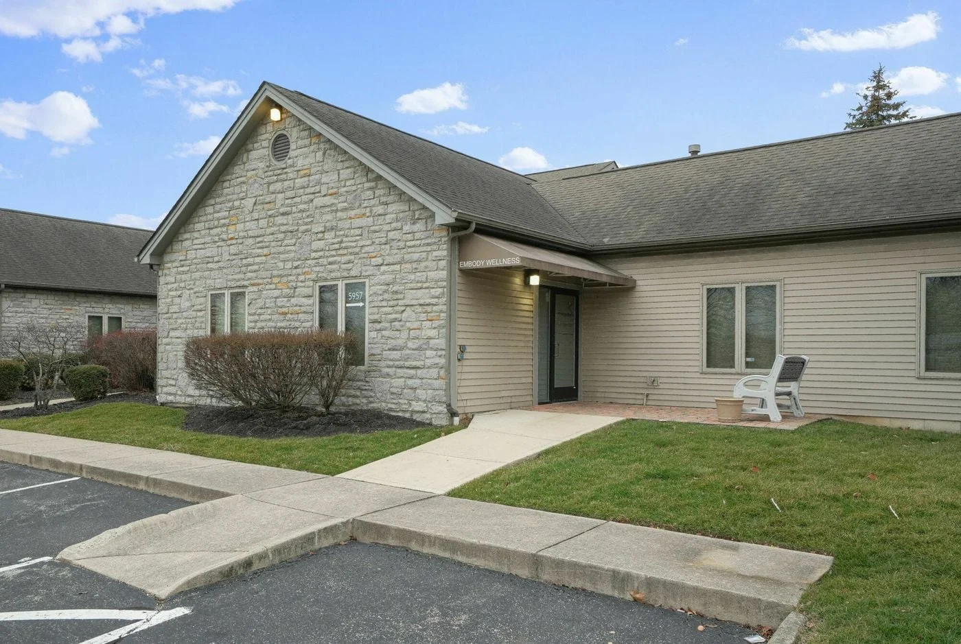 Photo 2 of 5957 Cleveland Avenue, Columbus, OH 43231