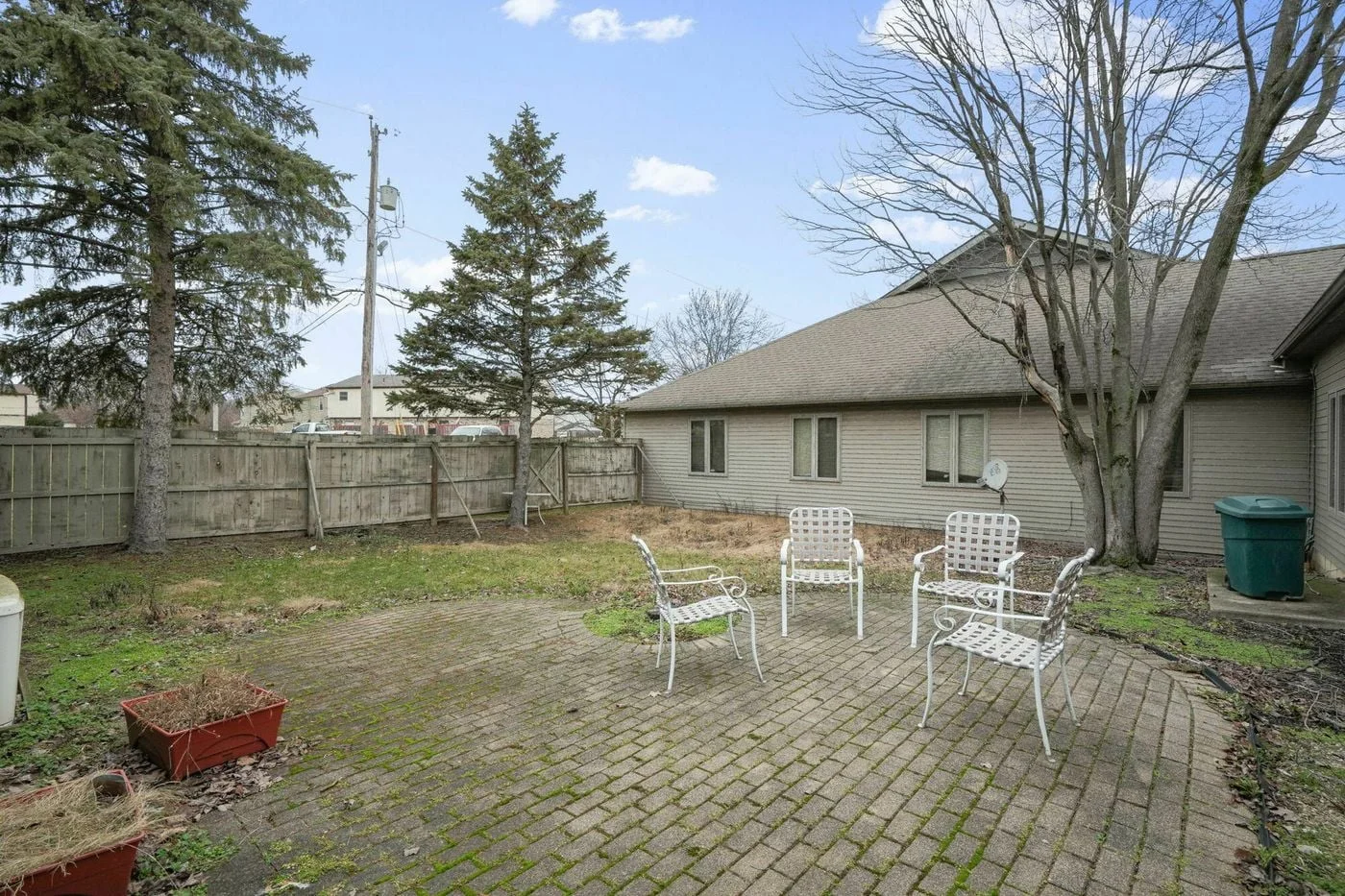 Photo 3 of 5957 Cleveland Avenue, Columbus, OH 43231