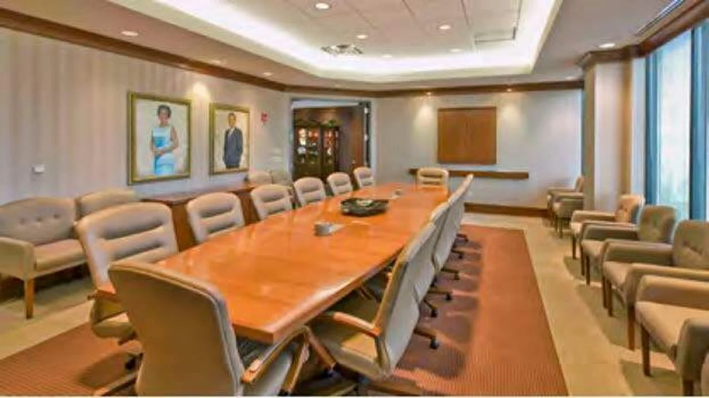 Photo 2 of 8700 W Trail Lake Dr, Memphis, TN 38125