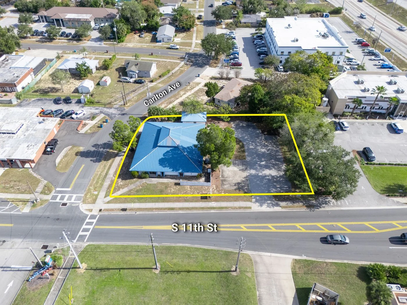 Photo 2 of 441 11th St, Lake Wales, FL 33853