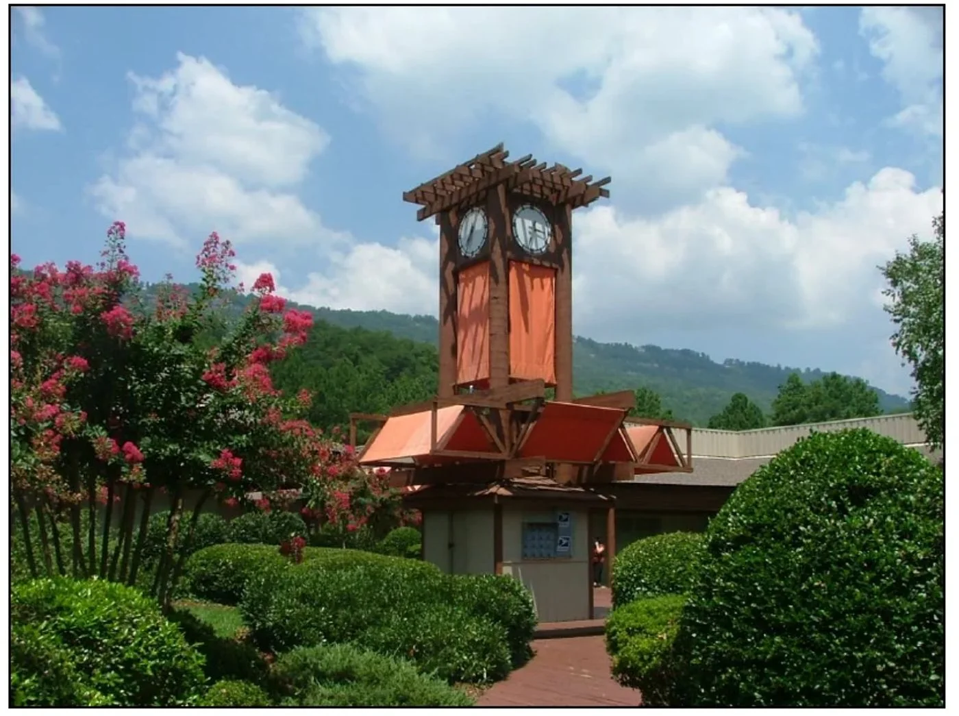 Photo 1 of 1200 Mountain Creek Rd, Chattanooga, TN 37405