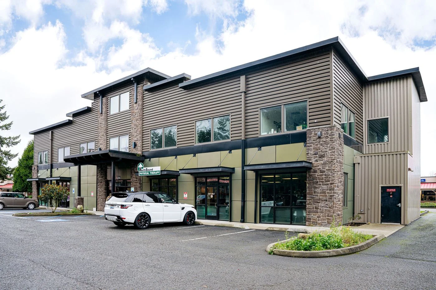 Photo 2 of 3204 Smokey Point Dr, Arlington, WA 98223