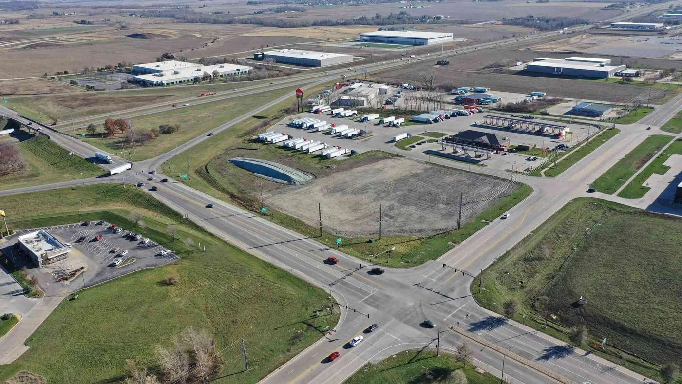 Photo 2 of 8905 6th St SW, Cedar Rapids, IA 52404