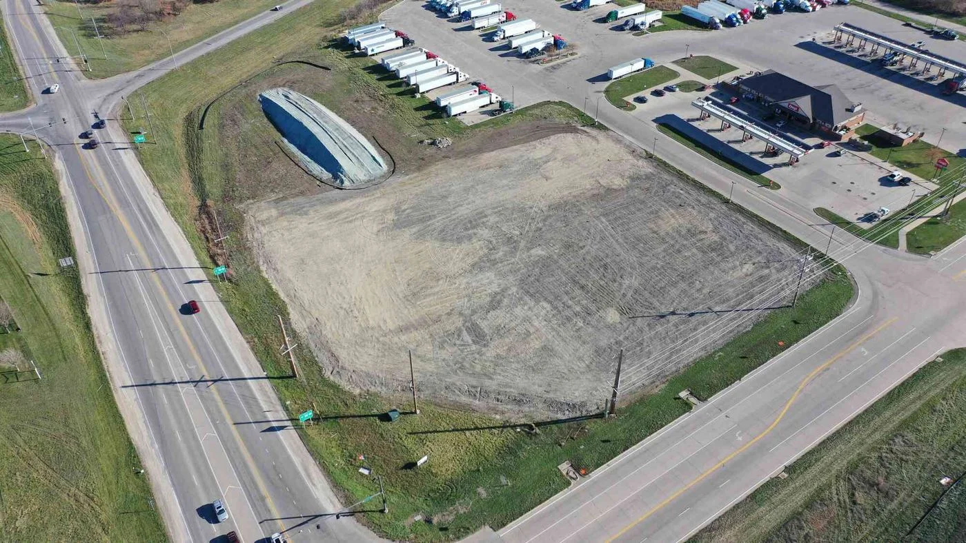 Photo 3 of 8905 6th St SW, Cedar Rapids, IA 52404