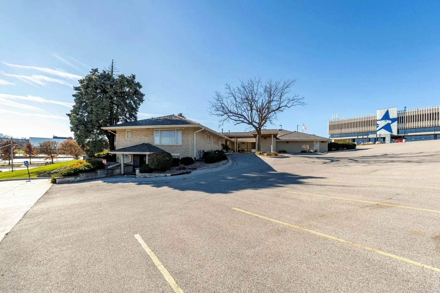 Photo 1 of 8900 W Dodge Rd, Omaha, NE 68114