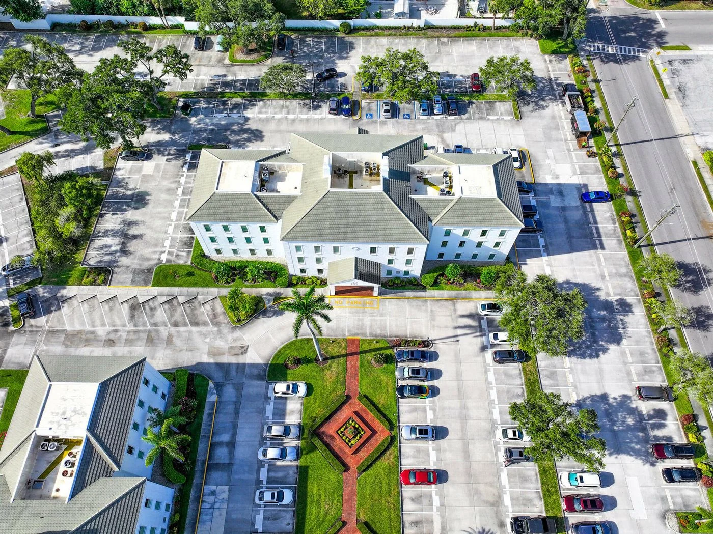 Photo 2 of 1219 South East Avenue, Sarasota, FL 34239