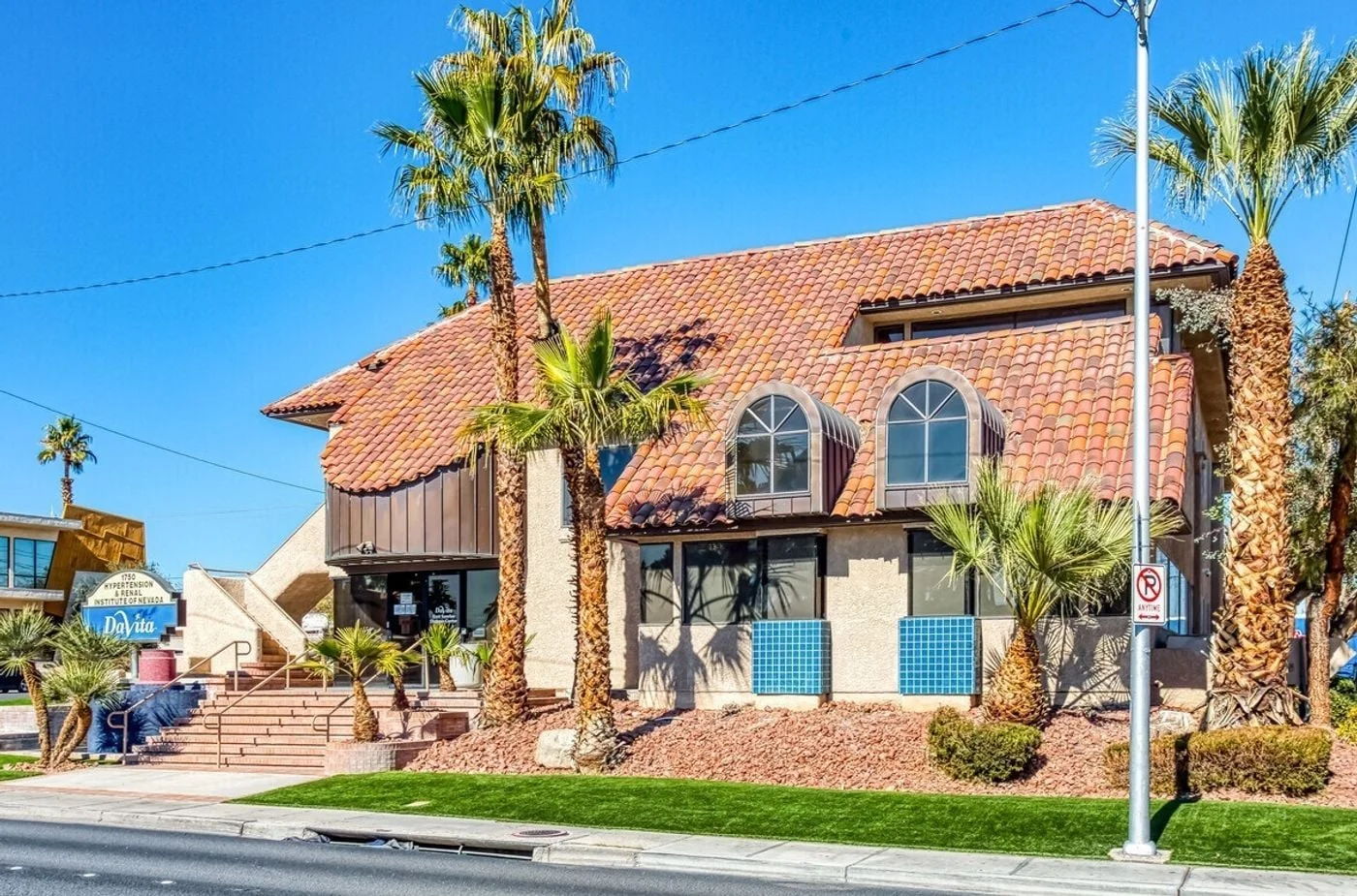 Photo 1 of 1750 E Desert Inn Rd, Las Vegas, NV 89169