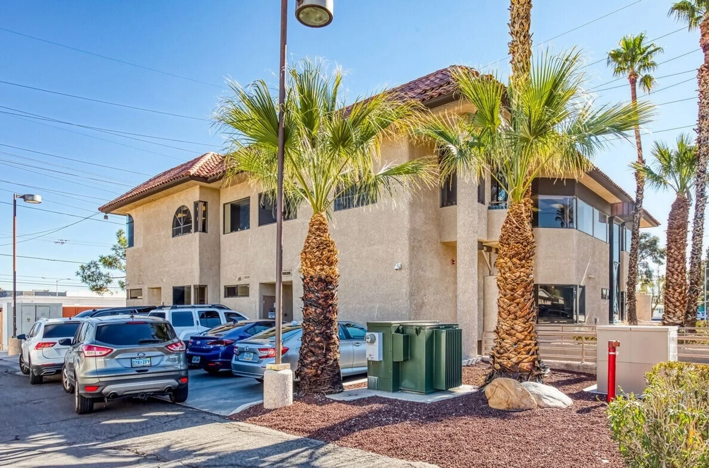 Photo 2 of 1750 E Desert Inn Rd, Las Vegas, NV 89169