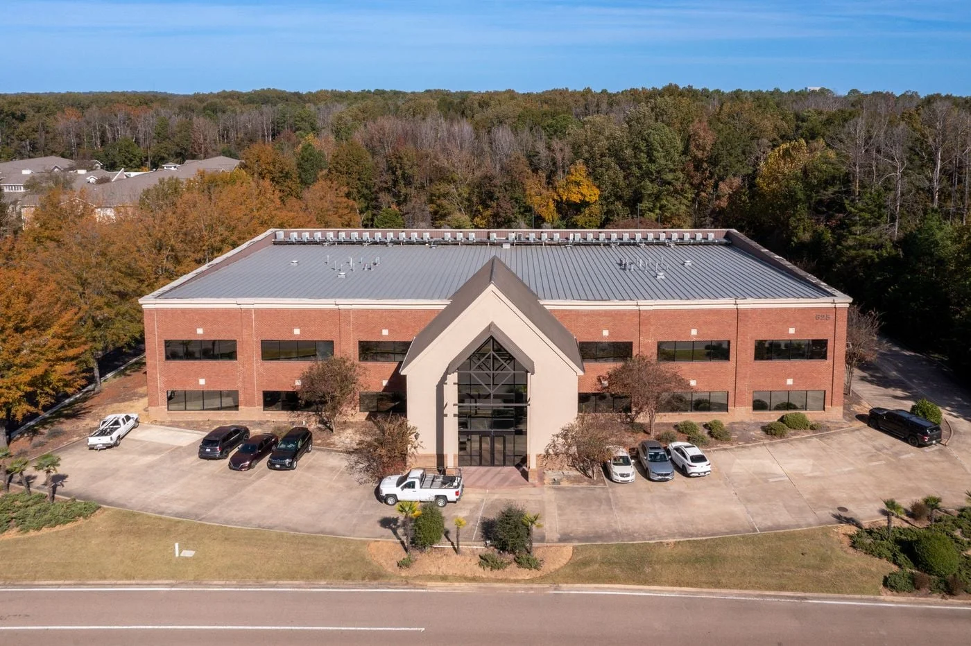 Photo 1 of 625 Highland Colony Pkwy, Ridgeland, MS 39157