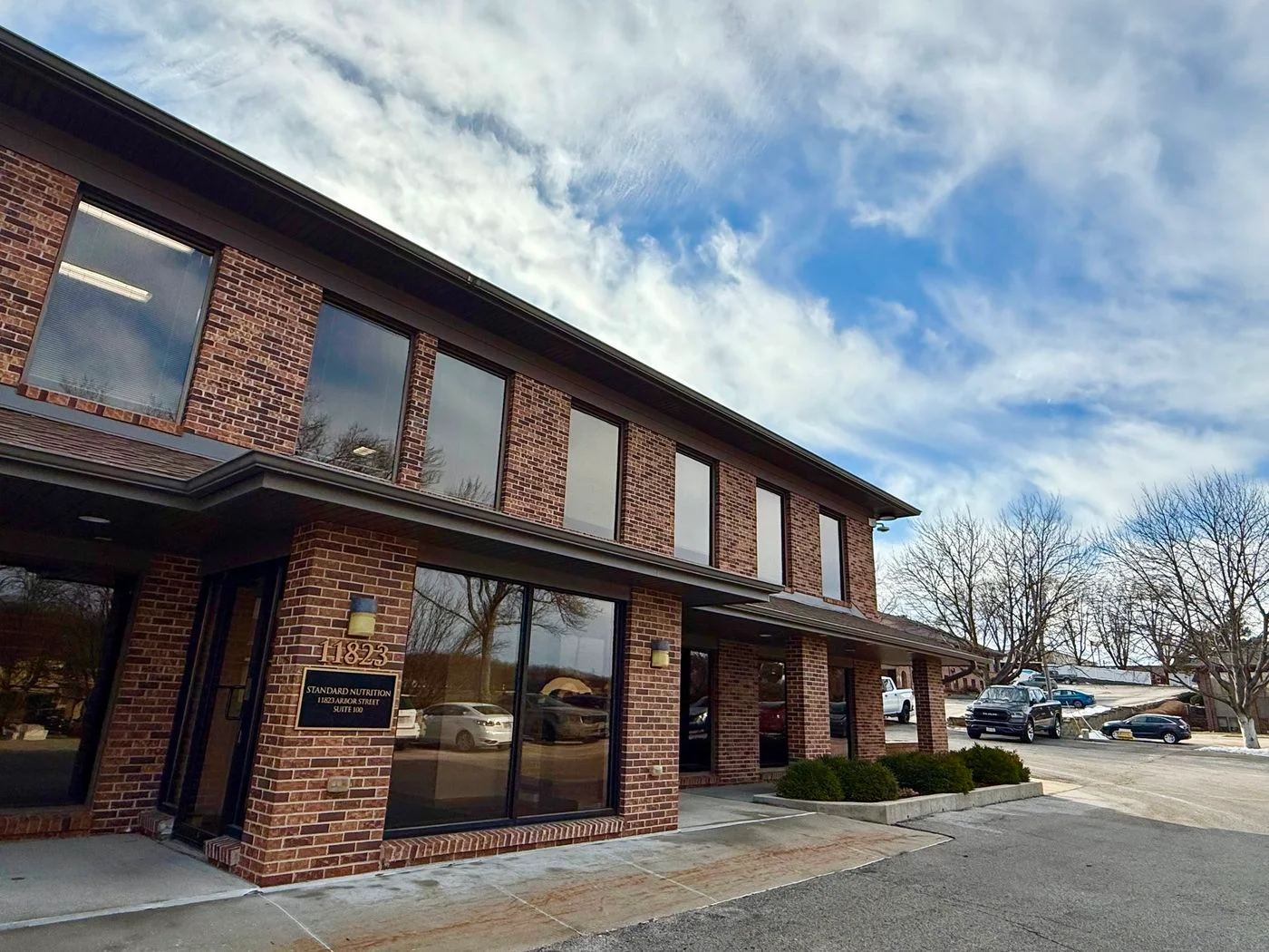 Photo 2 of 11823 Arbor St, Omaha, NE 68144