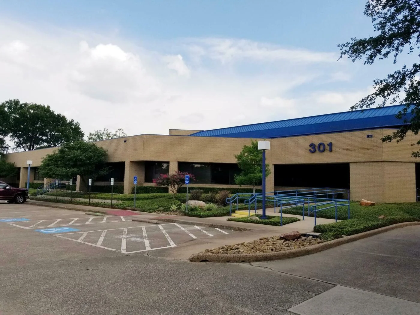 Photo 1 of 301 S Sherman St, Richardson, TX 75081