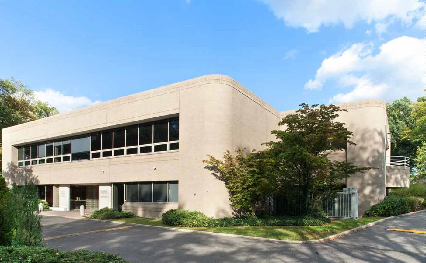 Photo 3 of 3111 New Hyde Park Road, North Hills, NY 11042