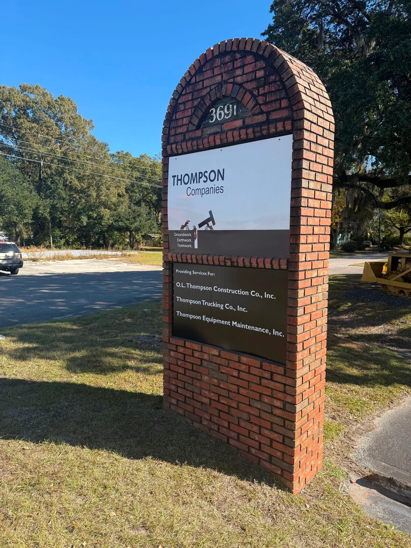 Photo 2 of 3691 Paramount Dr, North Charleston, SC 29405