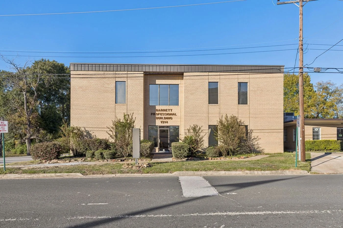 Photo 1 of 1314 10th Street, Huntsville, TX 77320