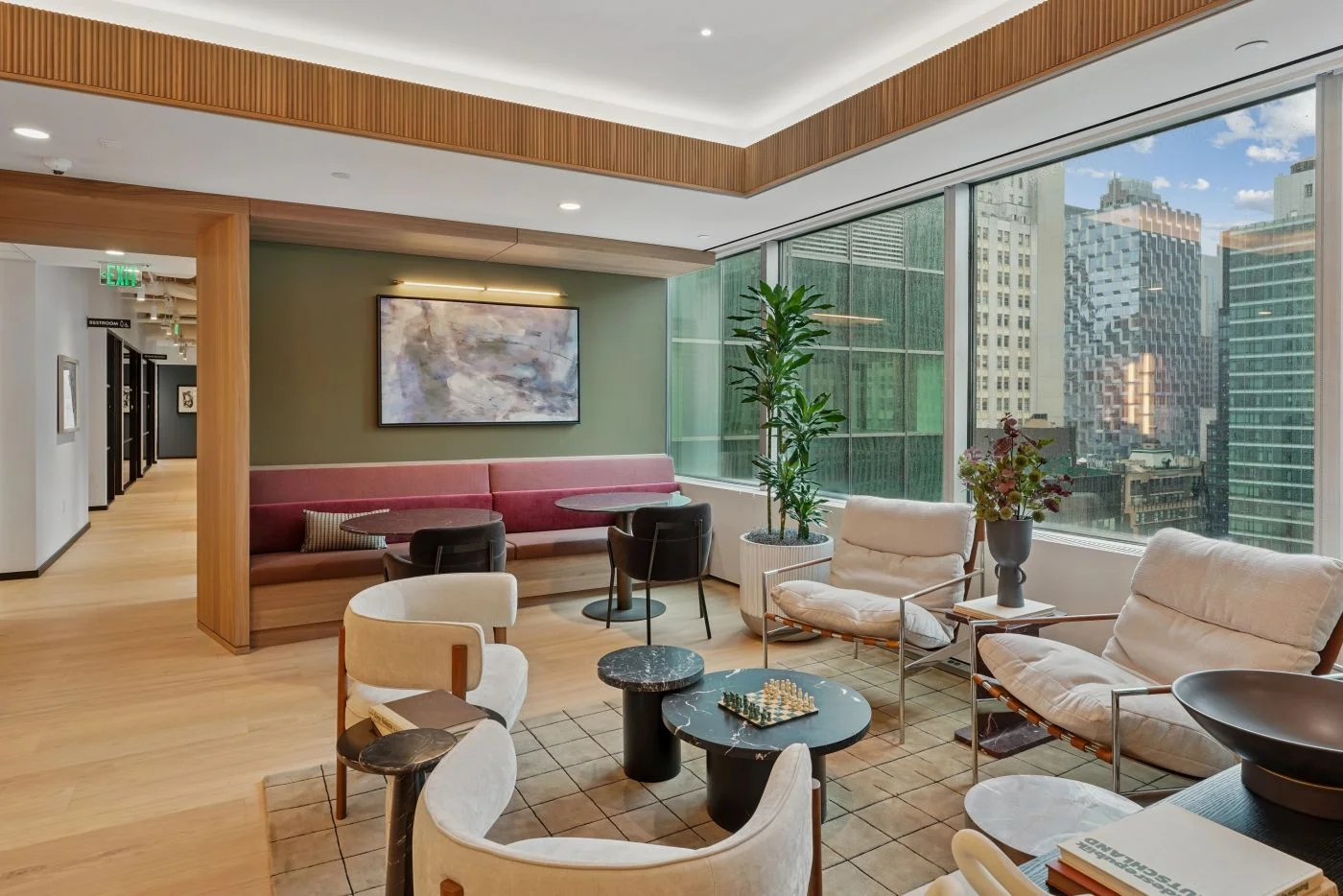 Photo 3 of 12 E 49th St., New York City, NY 10017