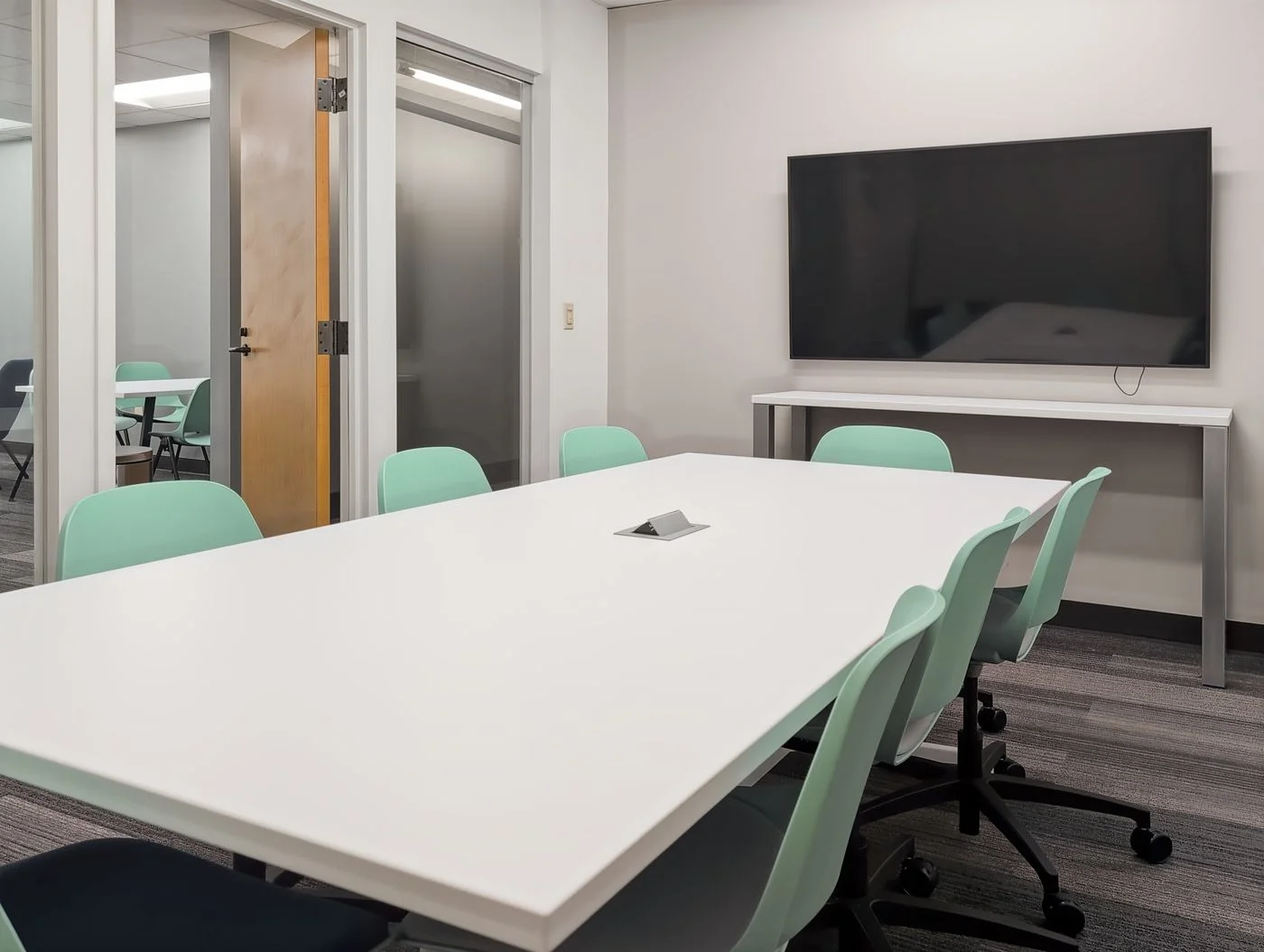 Photo 2 of 10202 5th Avenue Northeast 2nd Floor, Seattle, WA 98125