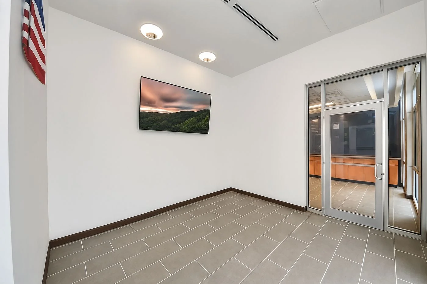 Photo 3 of 1520 West Sam Houston Parkway South, Houston, TX 77042