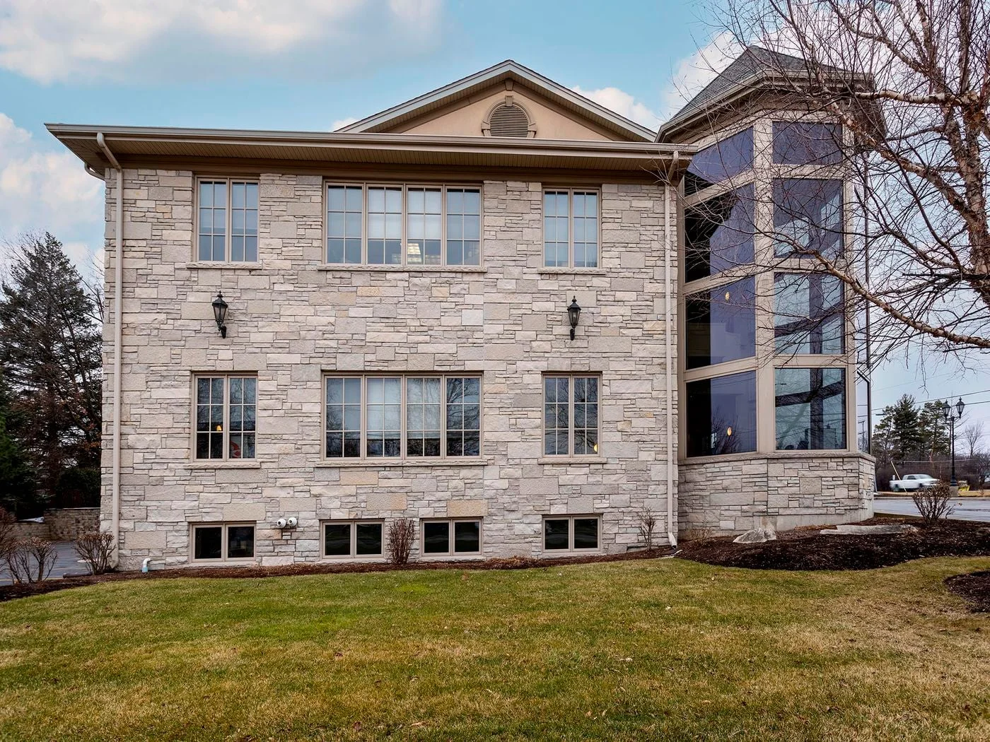 Photo 3 of 739 North Avenue, Glendale Heights, IL 60137