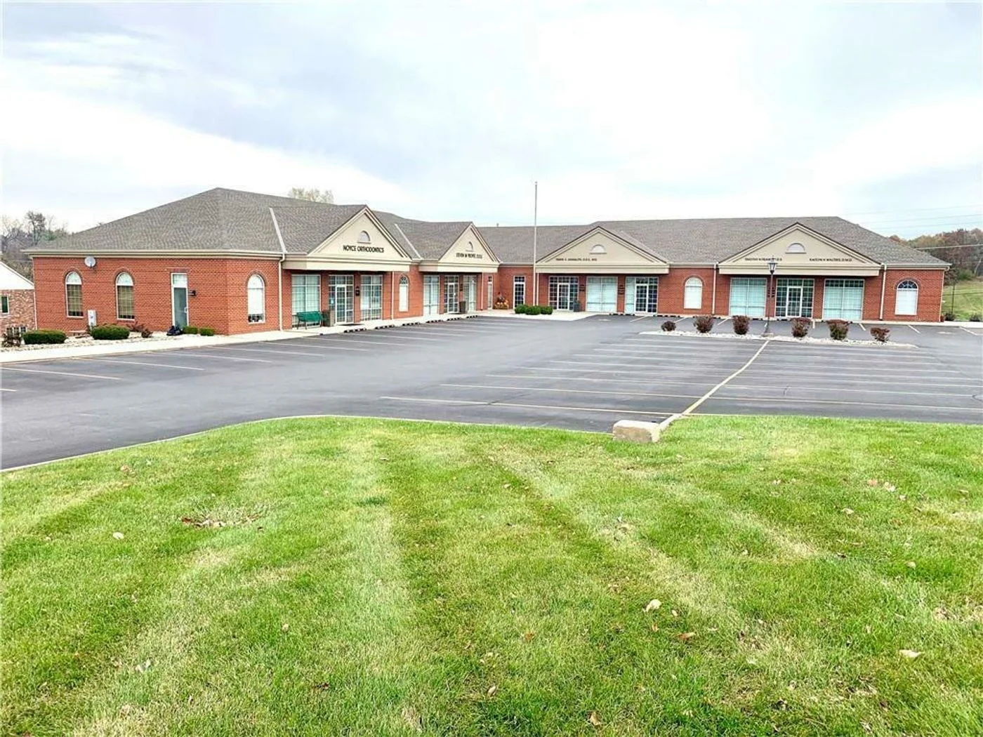 Photo 1 of 3904 Beck Rd, Saint Joseph, MO 64506