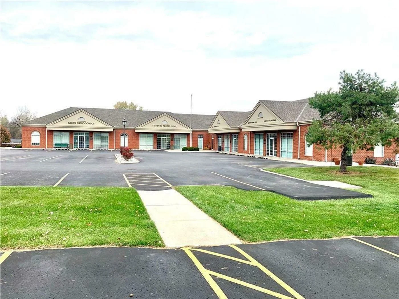 Photo 2 of 3904 Beck Rd, Saint Joseph, MO 64506