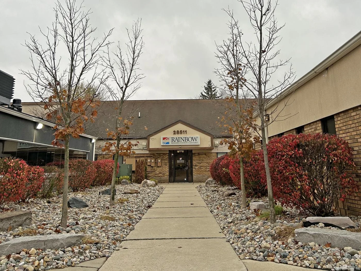 Photo 1 of 28511 Orchard Lake Rd, Farmington Hills, MI 48336