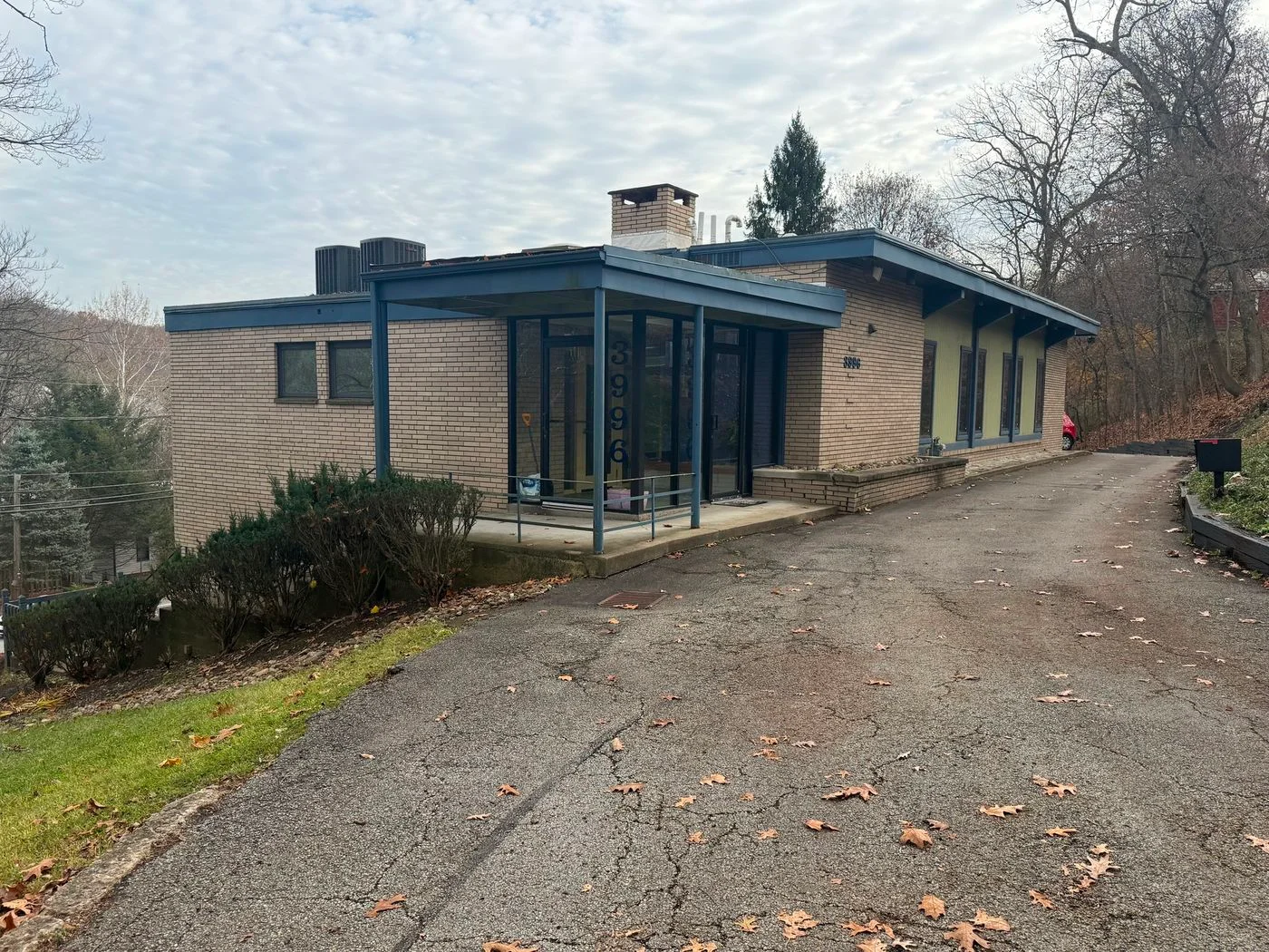 Photo 2 of 3996 Mount Royal Blvd, Allison Park, PA 15101