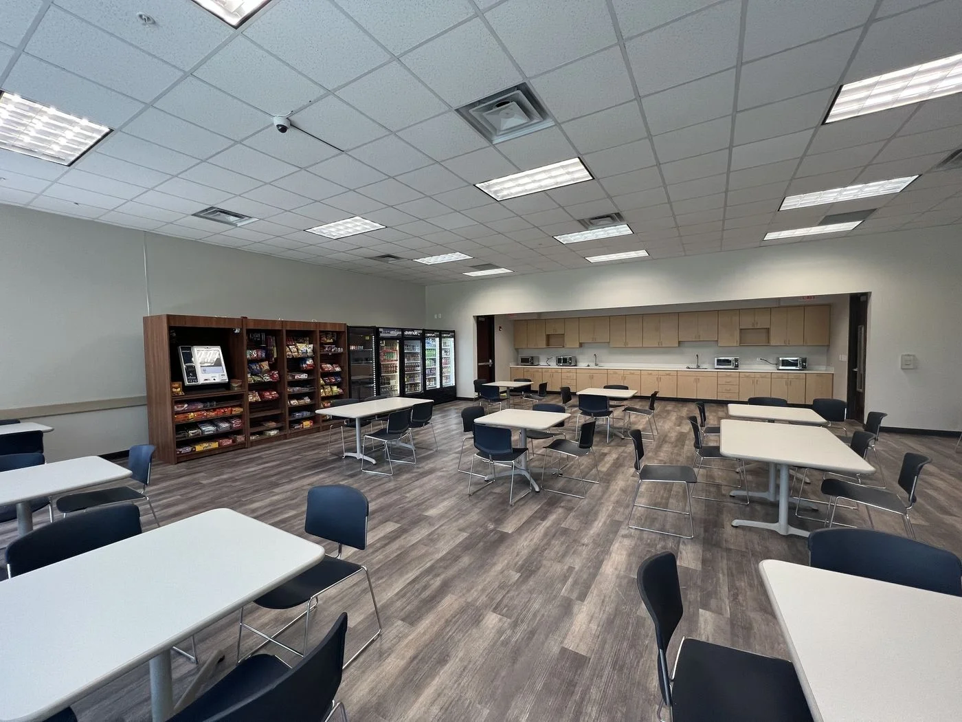 Photo 2 of 1431 Centerpoint Blvd, Knoxville, TN 37932