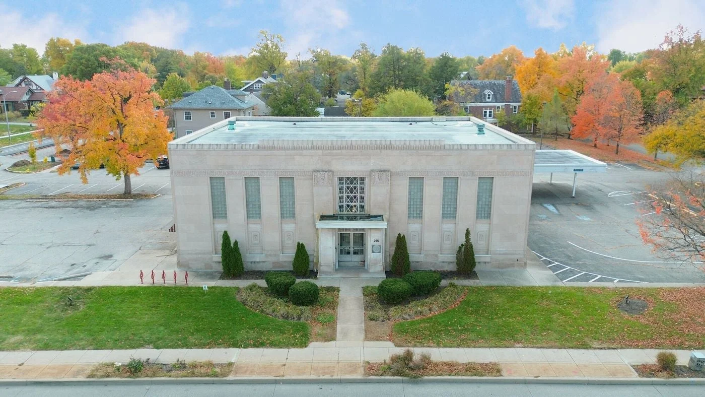 Photo 1 of 215 E 38th St, Indianapolis, IN 46205