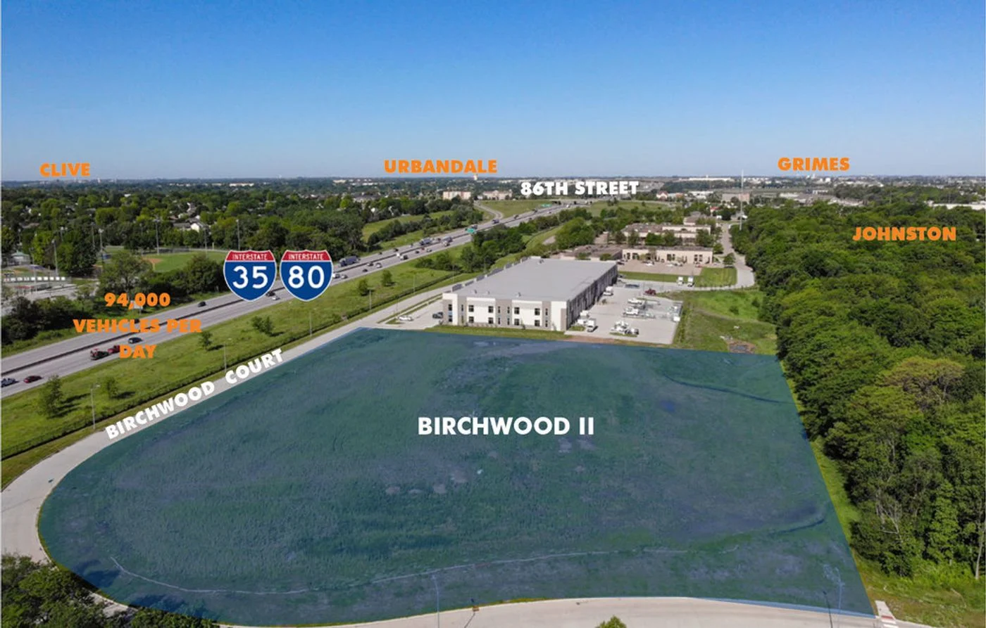 Photo 2 of 7801 Birchwood Ct, Johnston, IA 50131