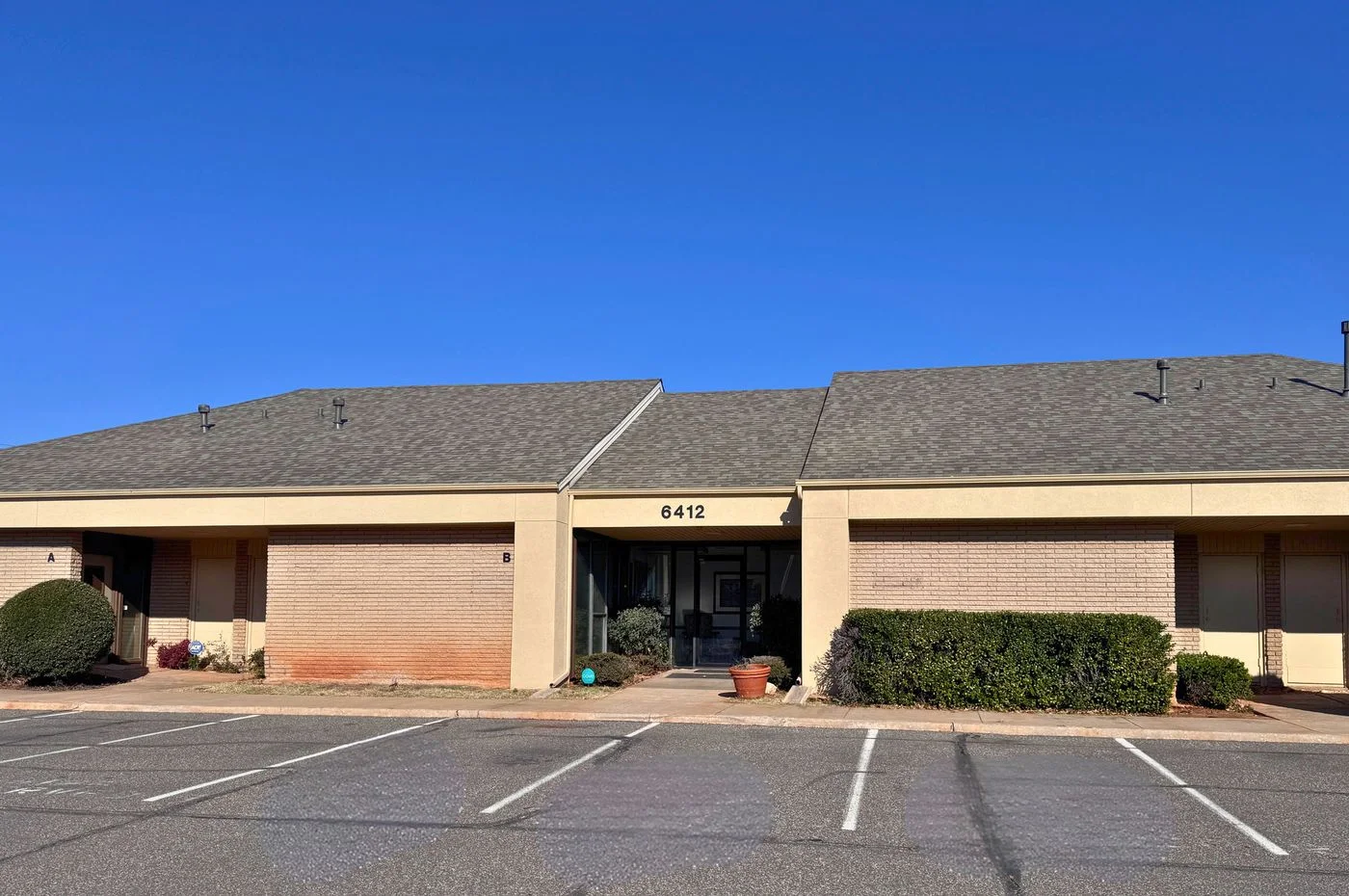 Photo 1 of 6412 N Santa Fe Ave Ste B, Oklahoma City, OK 73116