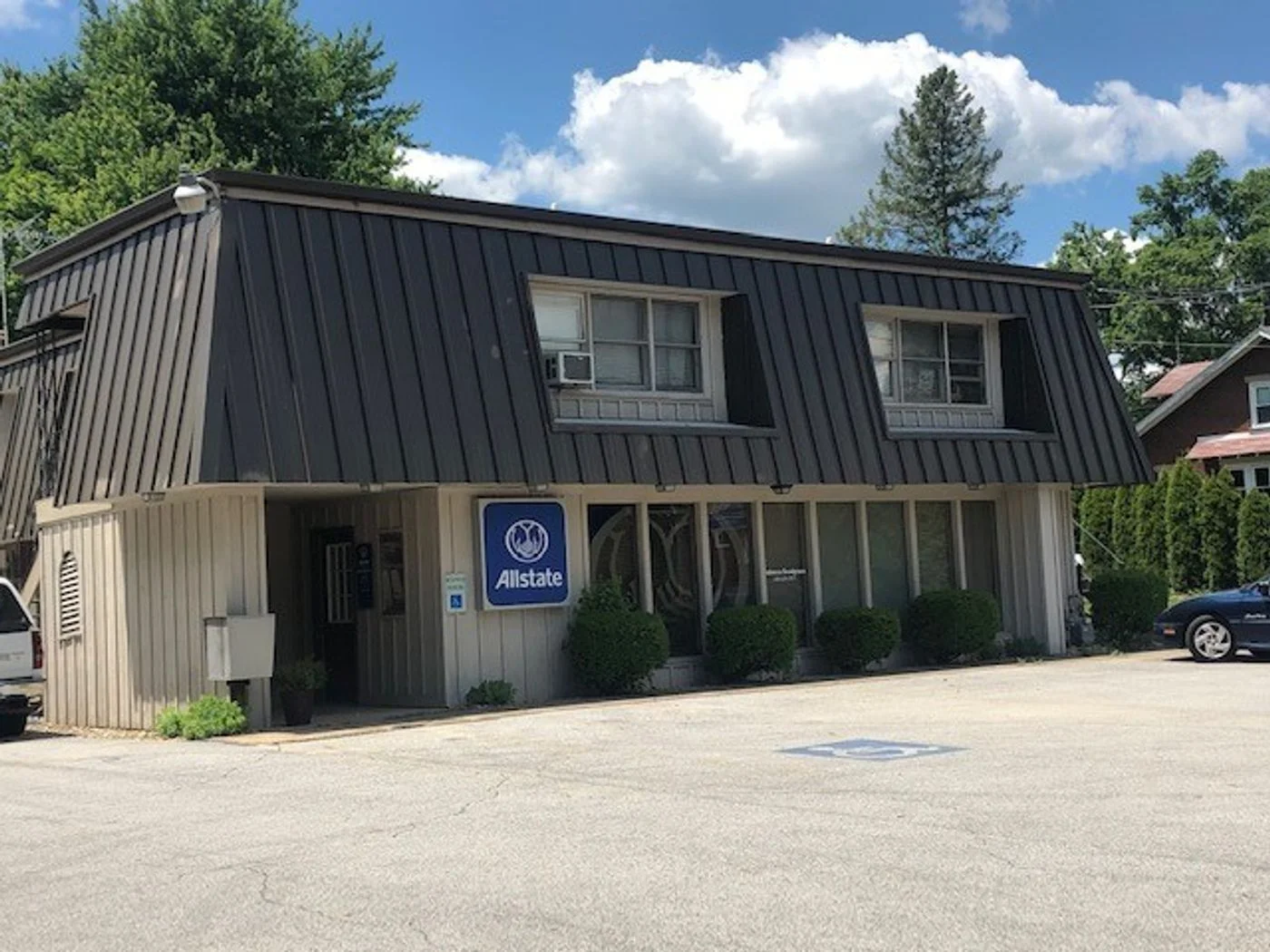 Photo 1 of 627 S Prospect Ave , Hartville, OH 44632