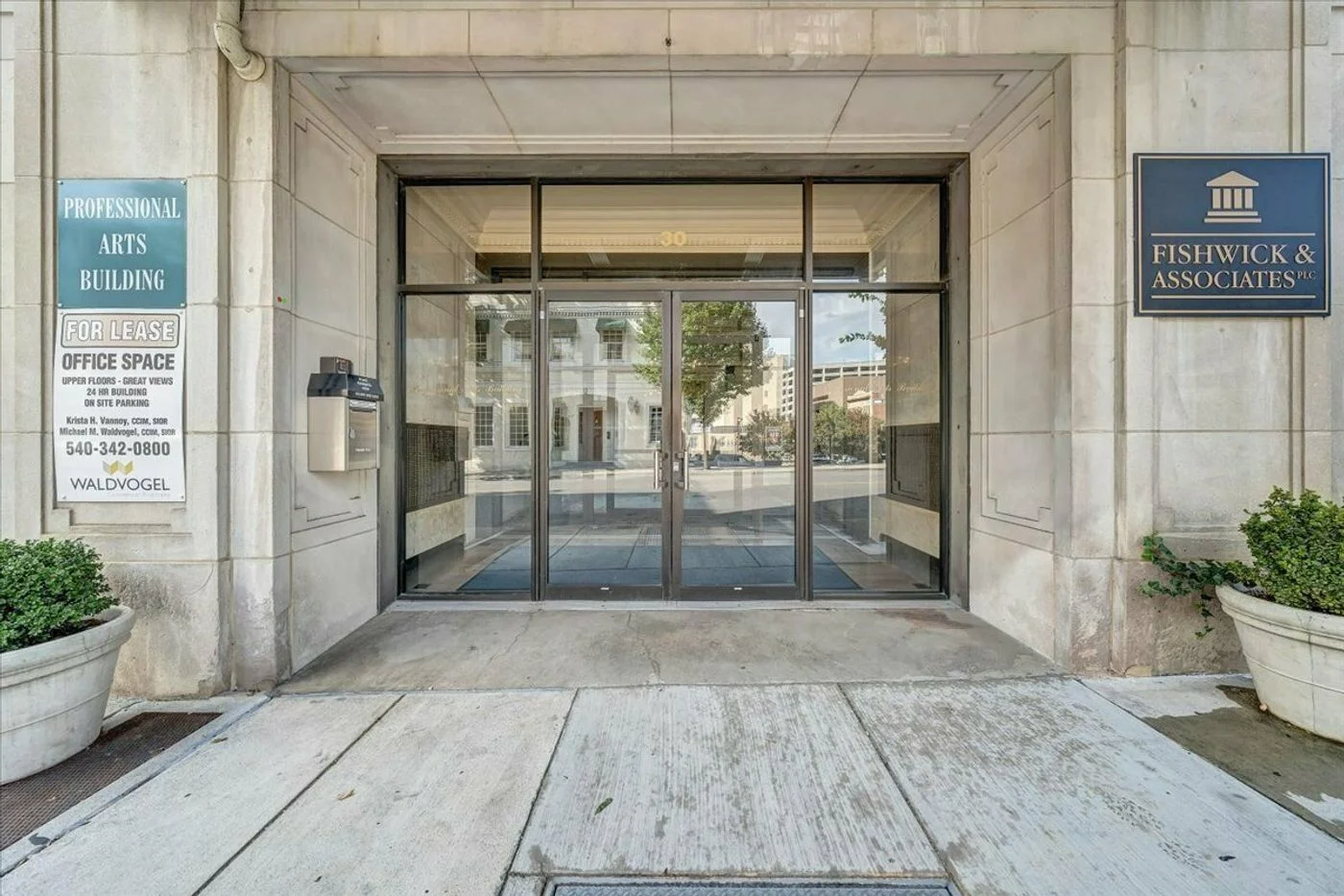 Photo 3 of 30 Franklin Rd, Roanoke, VA 24011