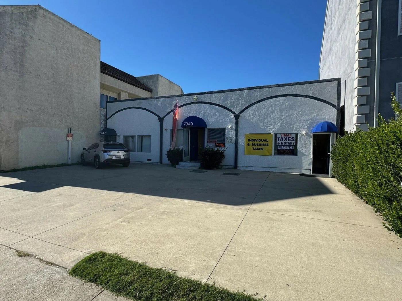 Photo 3 of 7049 Owensmouth Ave, Canoga Park, CA 91303