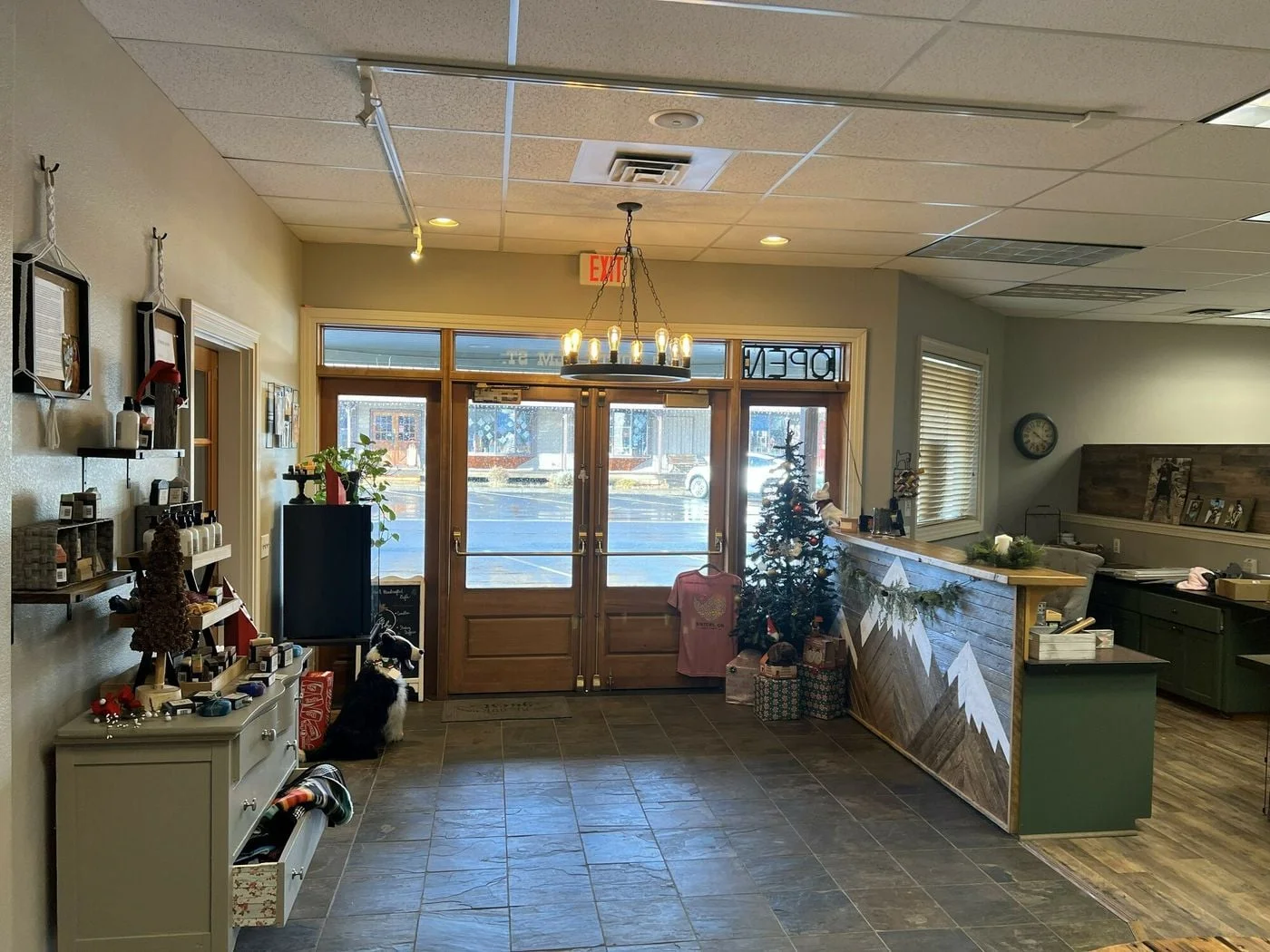 Photo 3 of 178 S Elm St, Sisters, OR 97759