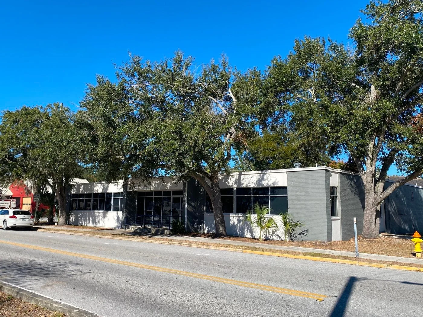 Photo 1 of 225 Avenue D NW, Winter Haven, FL 33881