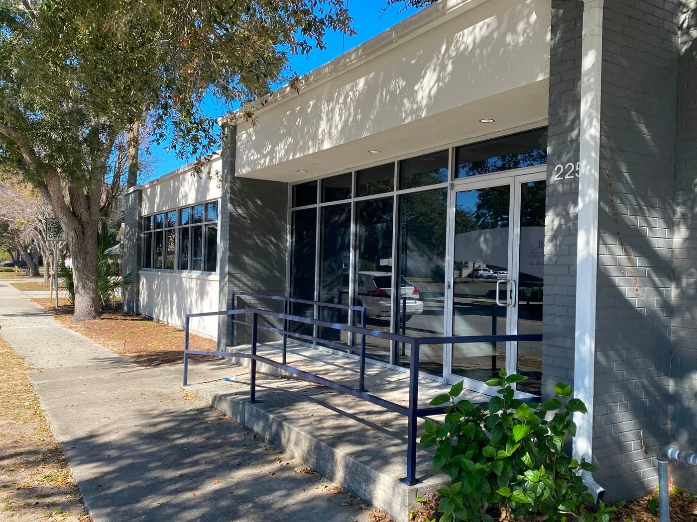 Photo 2 of 225 Avenue D NW, Winter Haven, FL 33881