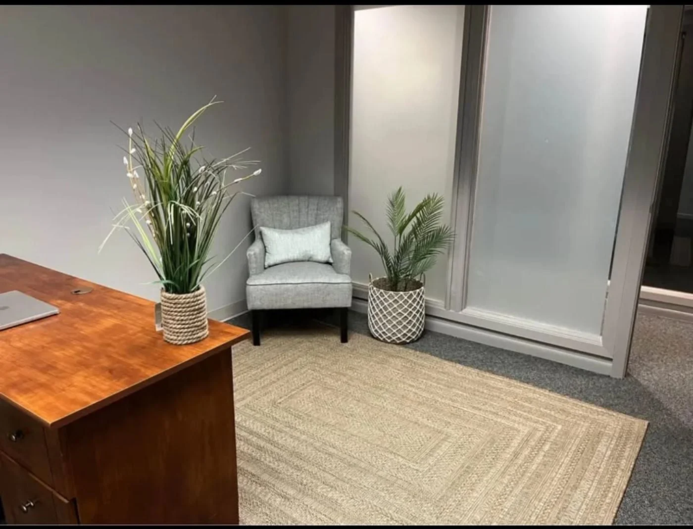 Photo 3 of 6085 Strathmoor Dr, Rockford, IL 61107