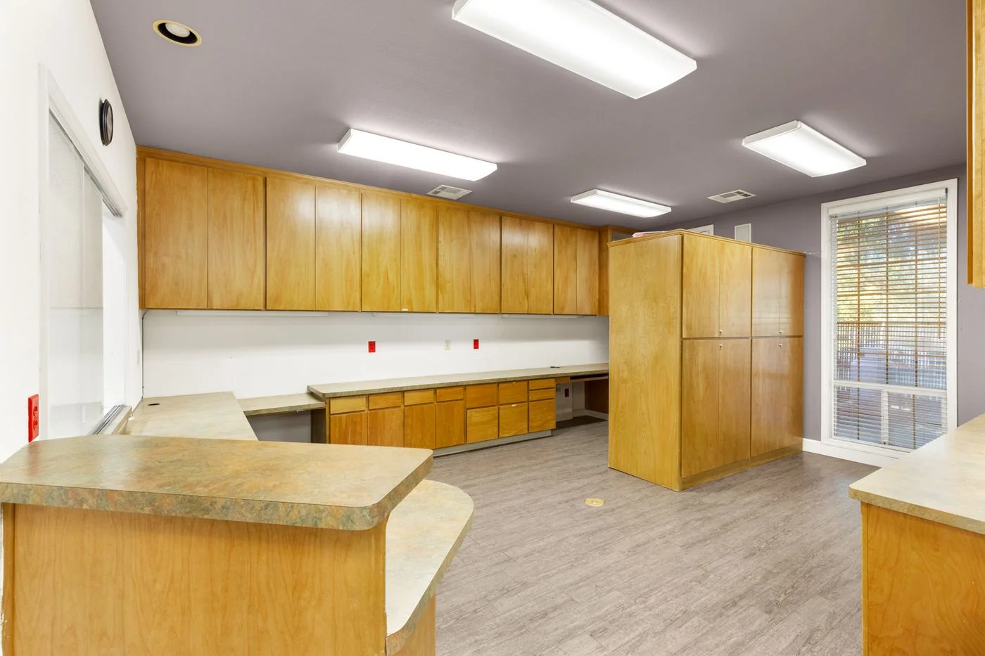 Photo 3 of 647 W East Avenue, Chico, CA 95926