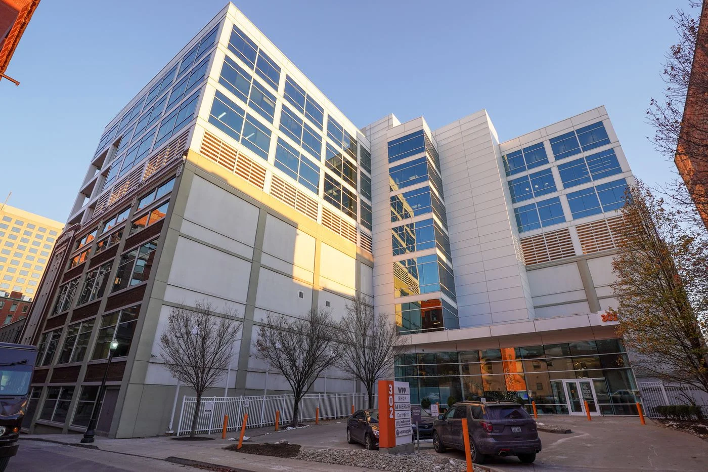 Photo 3 of 302 W 3rd St, Cincinnati, OH 45202