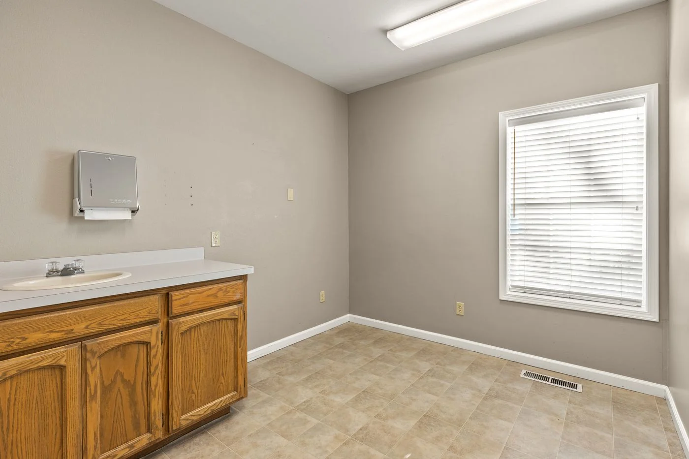 Photo 3 of 10 Governors Lane, Chico, CA 95926