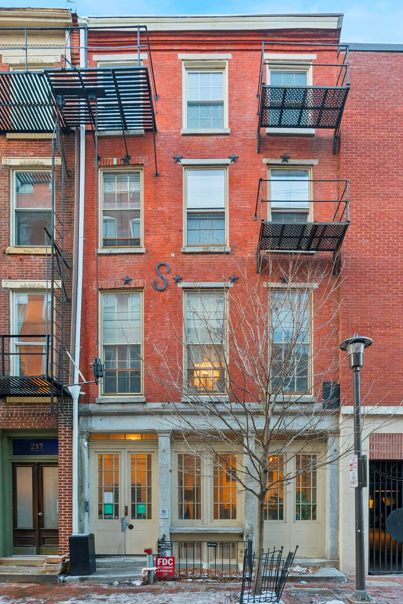 Photo 2 of 215 Church St, Philadelphia, PA 19106