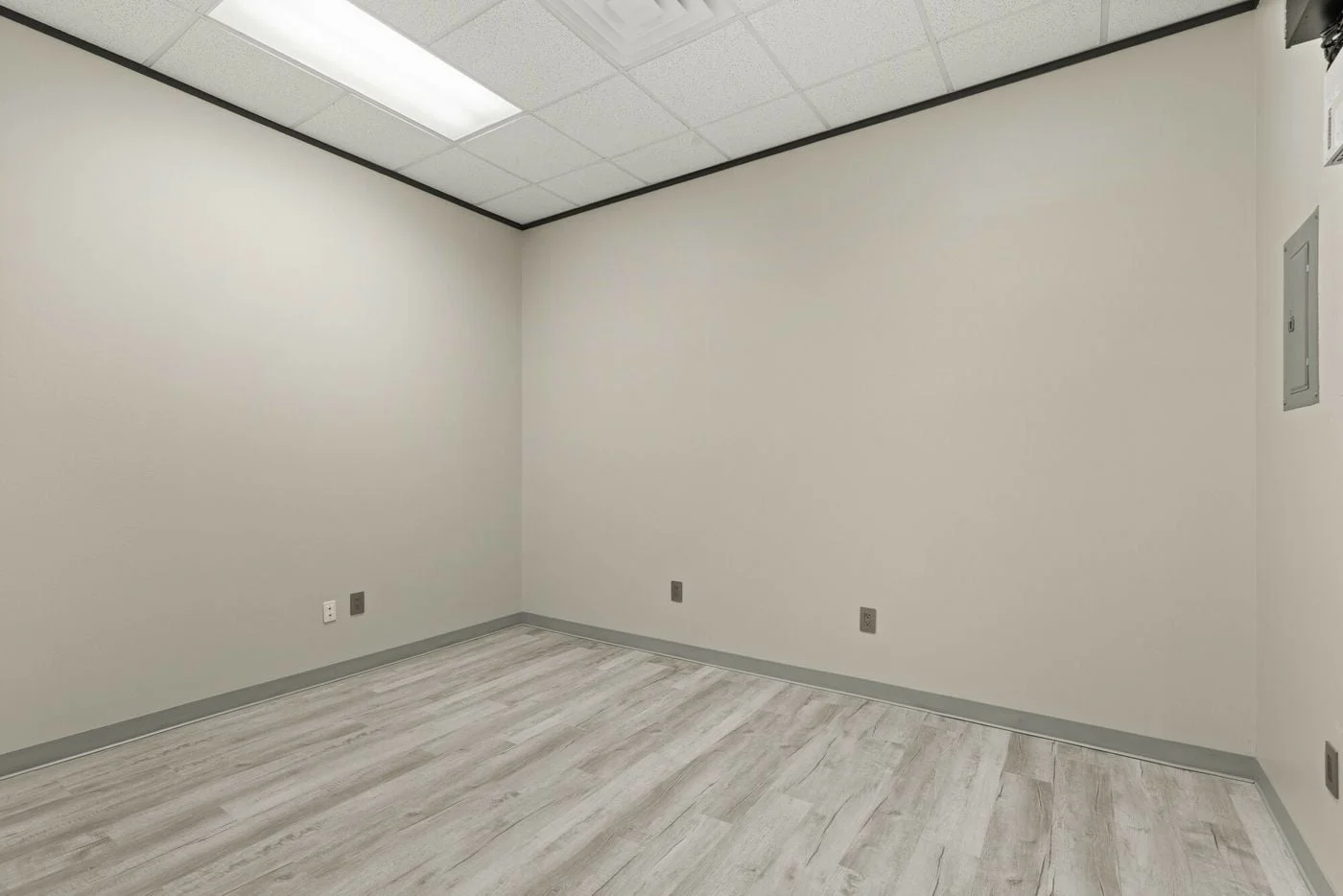 Photo 1 of 1325 Space Park Dr, Houston, TX 77058