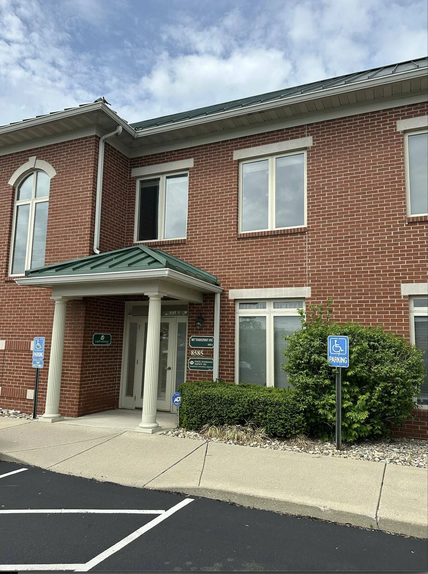 Photo 2 of 8585 Mason Montgomery Road, Mason, OH 45040