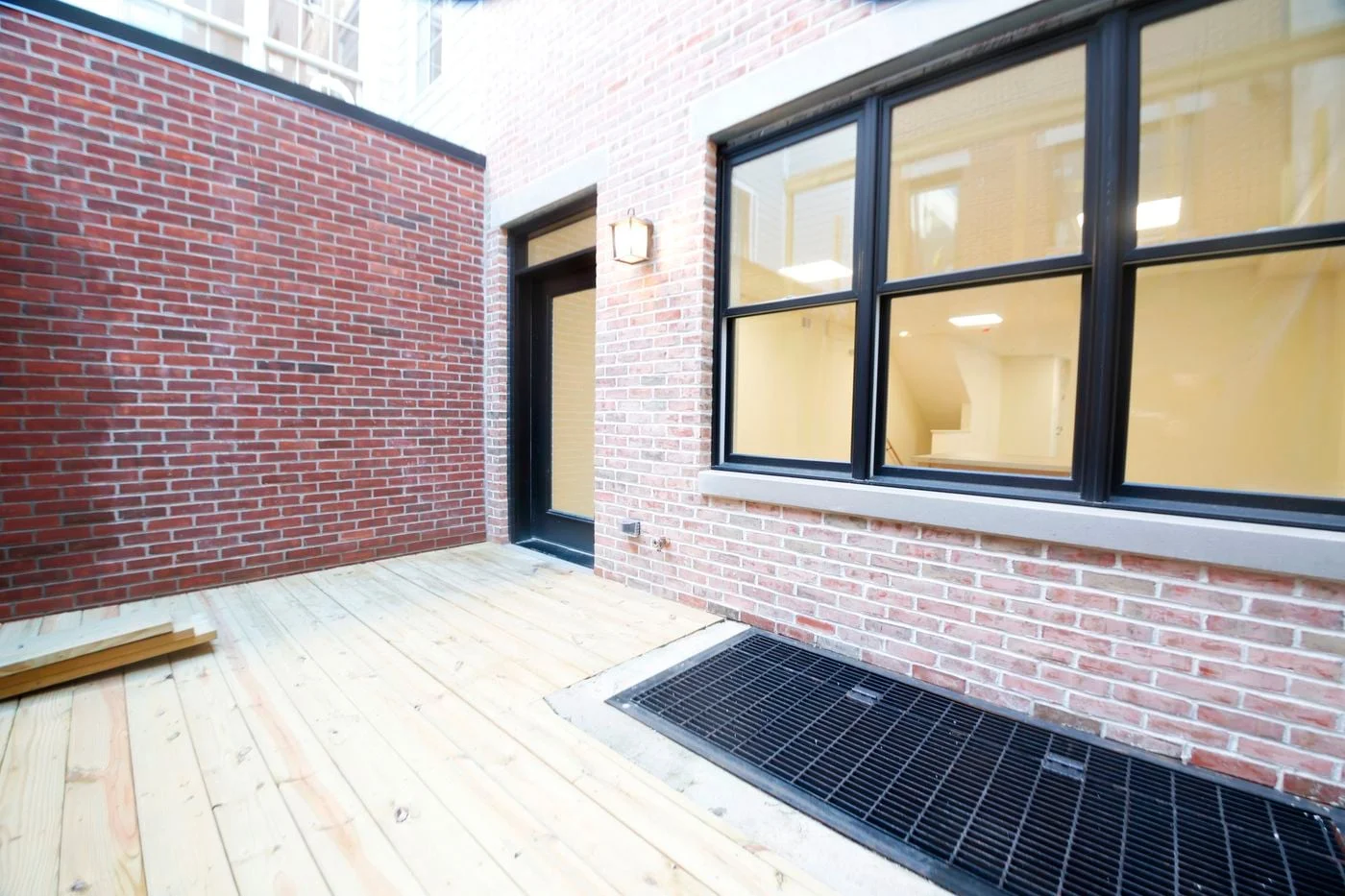 Photo 3 of 1640 Pine St, Philadelphia, PA 19103