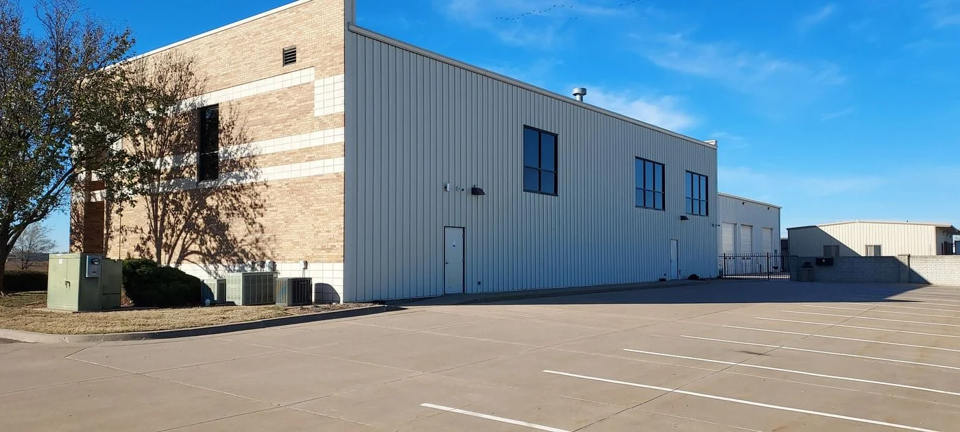 Photo 2 of 3550 S Hoover Rd, Wichita, KS 67215