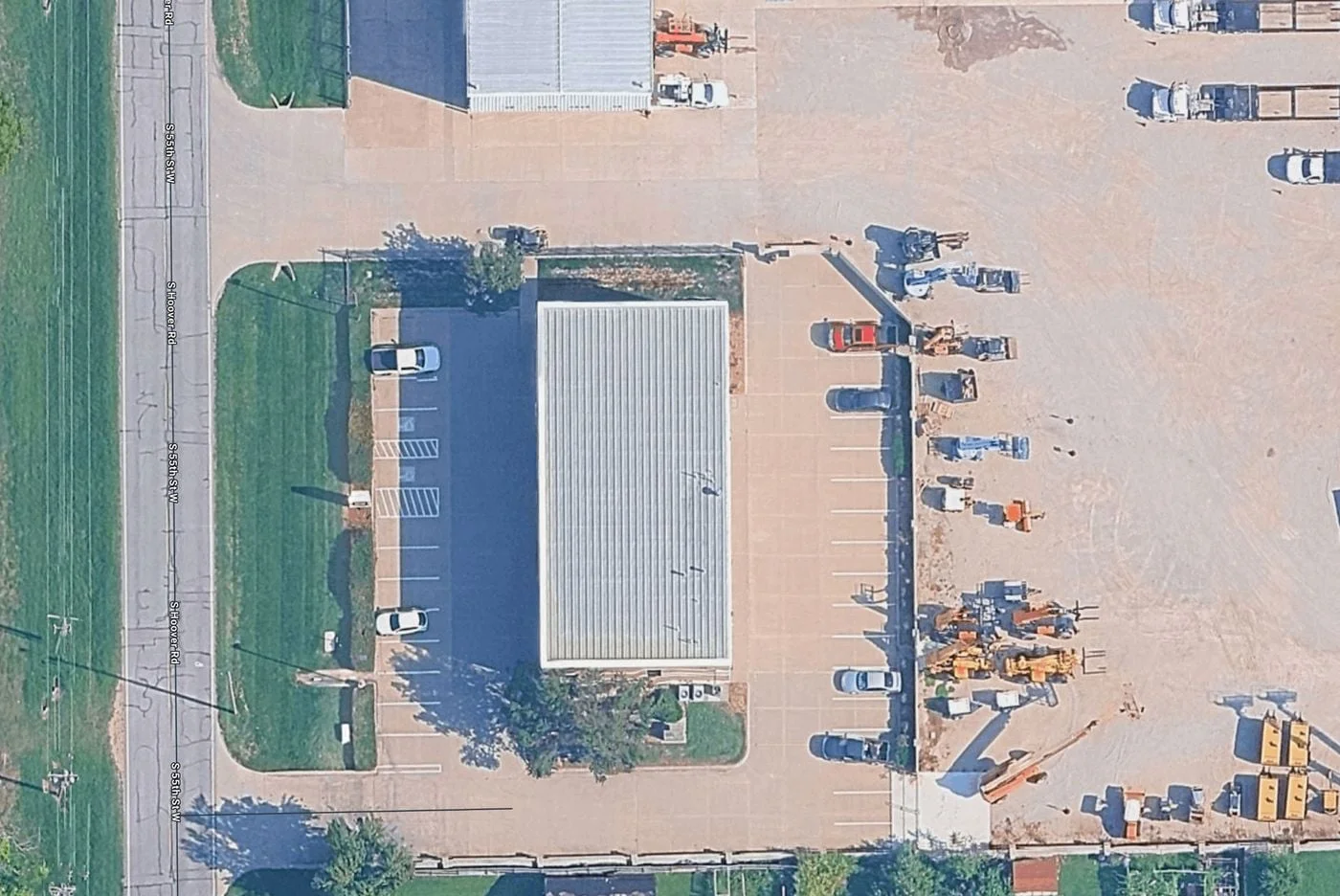 Photo 3 of 3550 S Hoover Rd, Wichita, KS 67215