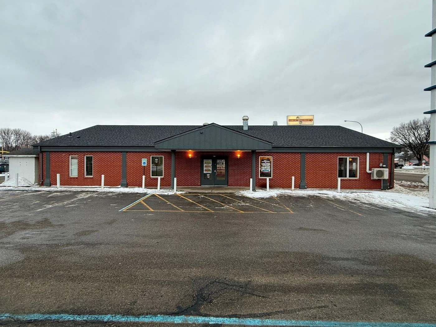 Photo 3 of 212 8th St S, Moorhead, MN 56560