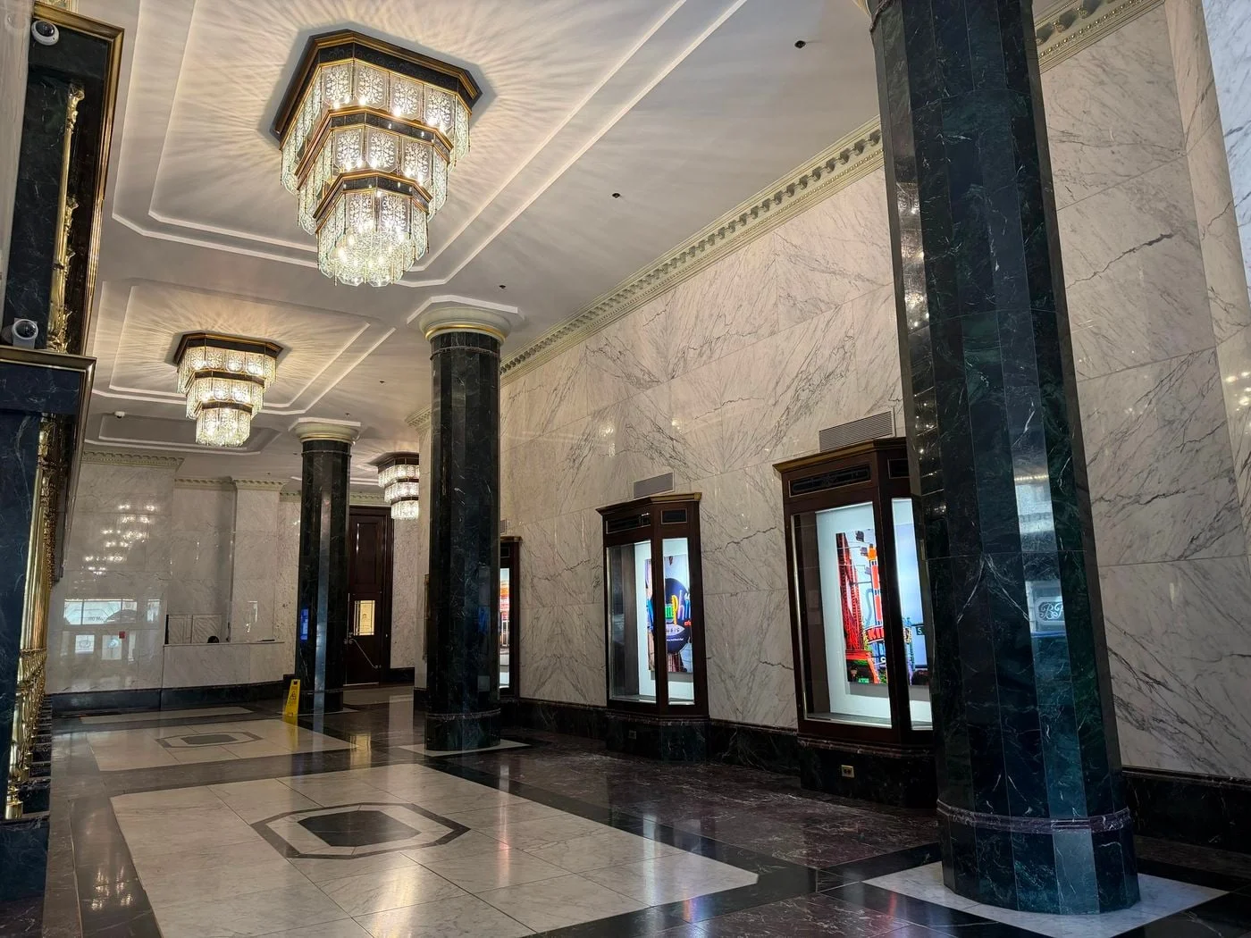 Photo 2 of 80 Monroe Ave, Memphis, TN 38103